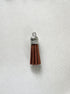 perlesetcreationbijoux - pompon suédine attache argentée 36 mm marron