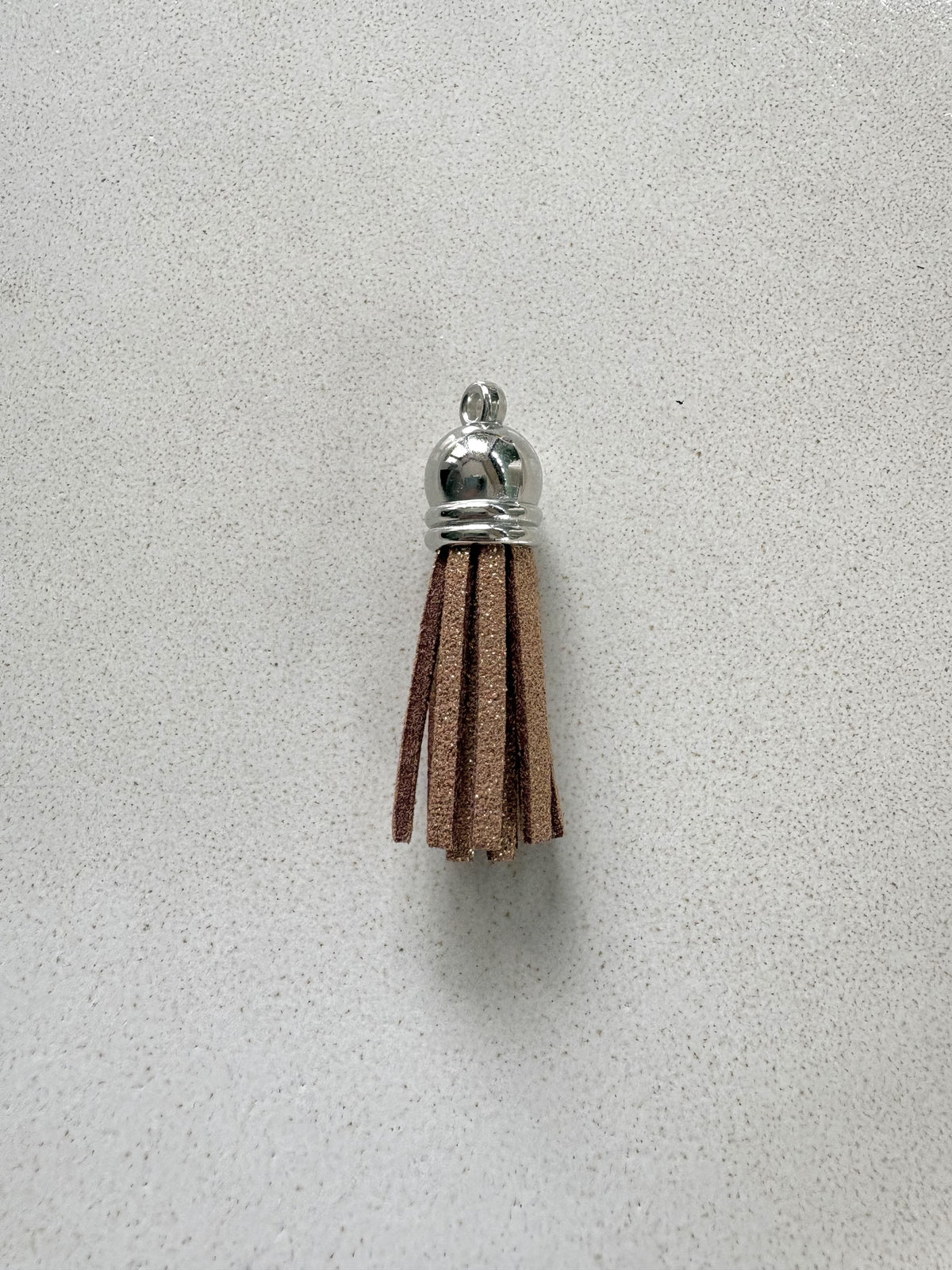 perlesetcreationbijoux - pompon suédine attache argentée 36 mm doré