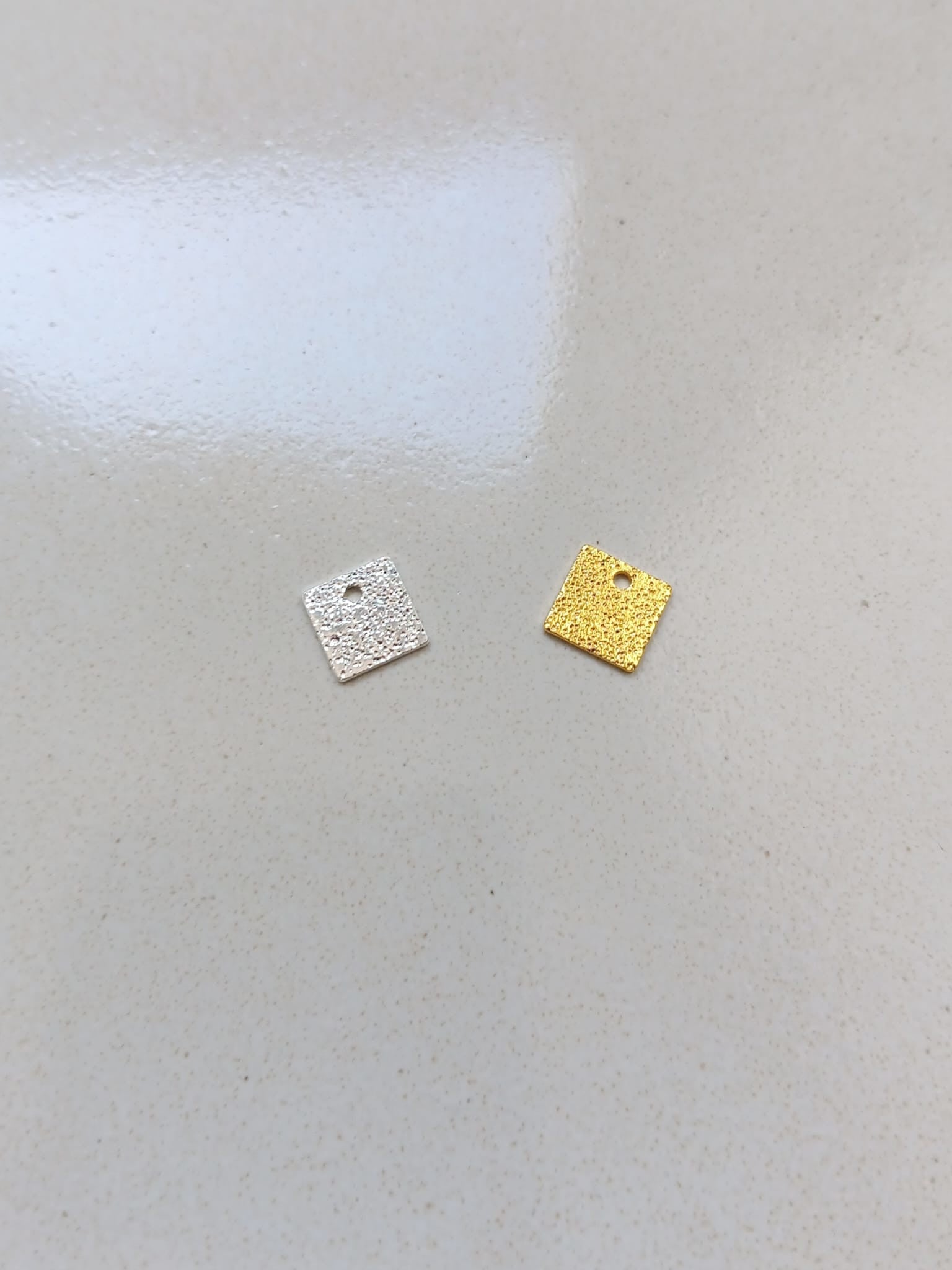 perlesetcreationbijoux - sequins carrés effet pailleté en laiton de 8 mm argenté et doré