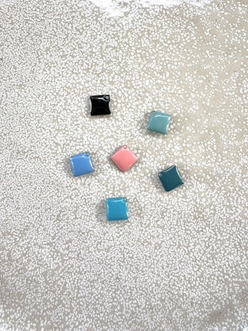 perlesetcreationbijoux - sequins émaillés carré 8 mm de différentes couleurs