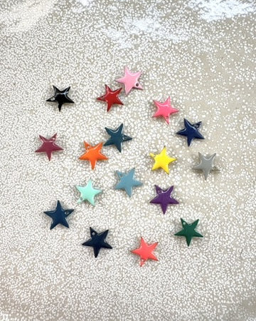 perlesetcreationbijoux - sequins émaillés étoile 12x13 mm de différentes couleurs