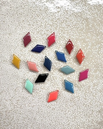 perlesetcreationbijoux - sequins émaillés losange 15x8 mm de différentes couleurs