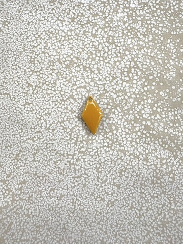 perlesetcreationbijoux - sequin émaillé losange 15x8 mm jaune moutarde