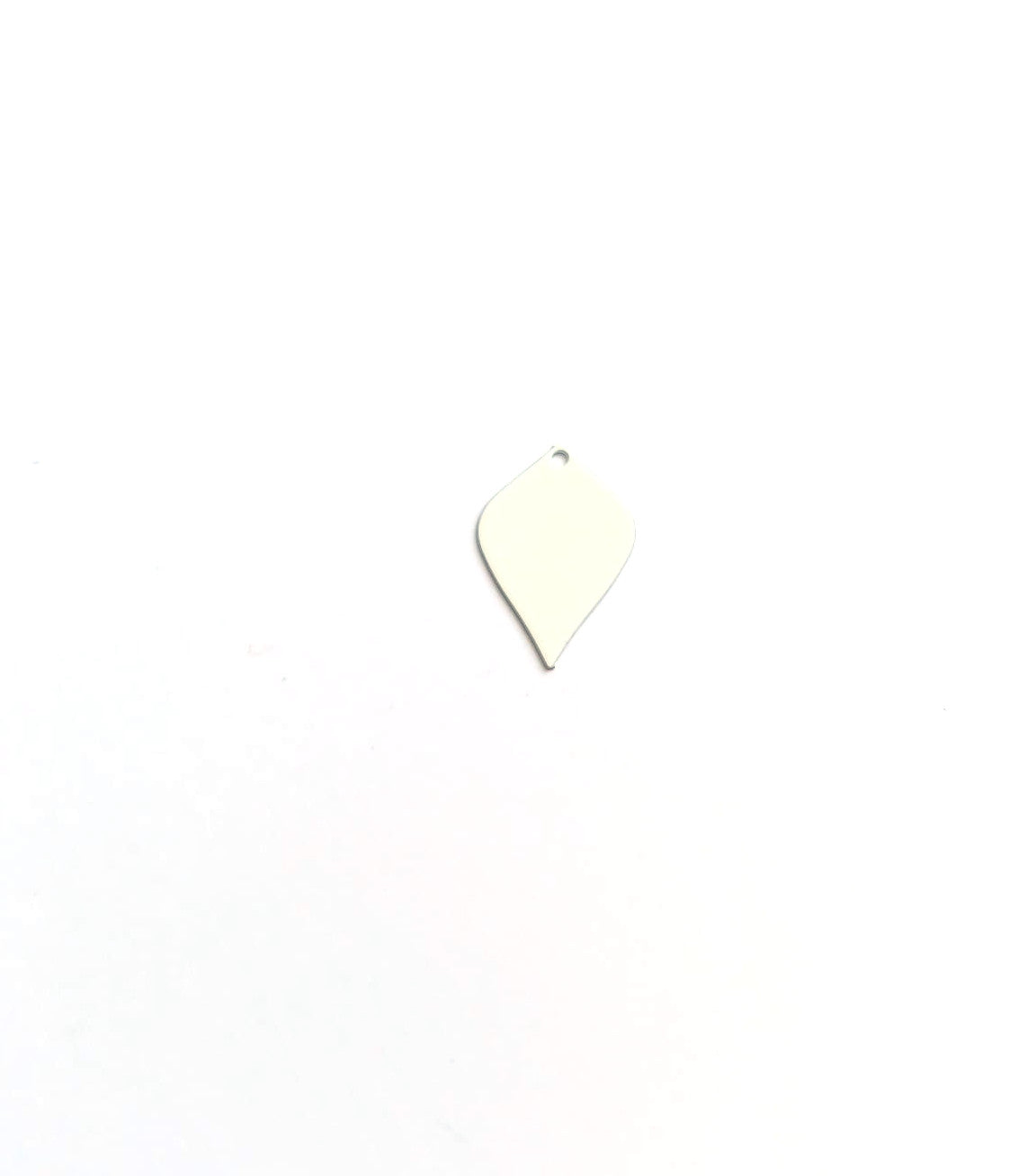 Sequin goutte en métal - 18x11 mm