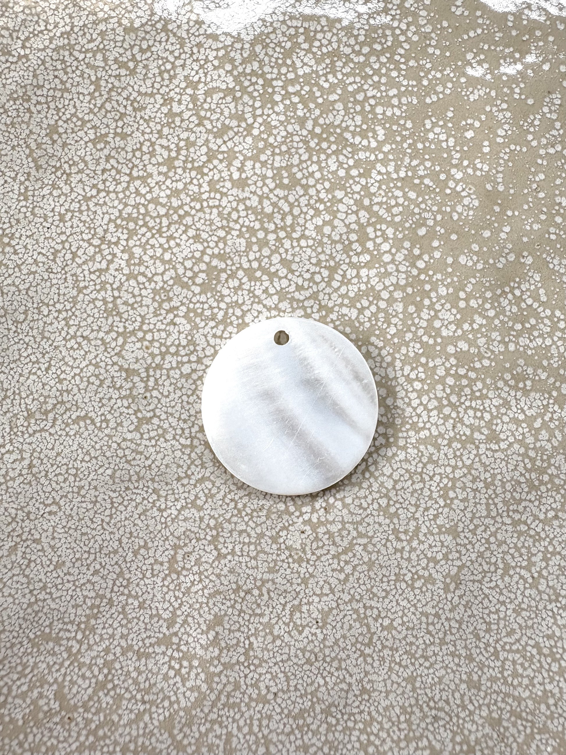 perlesetcreationbijoux - sequin rond nacre blanc 25 mm