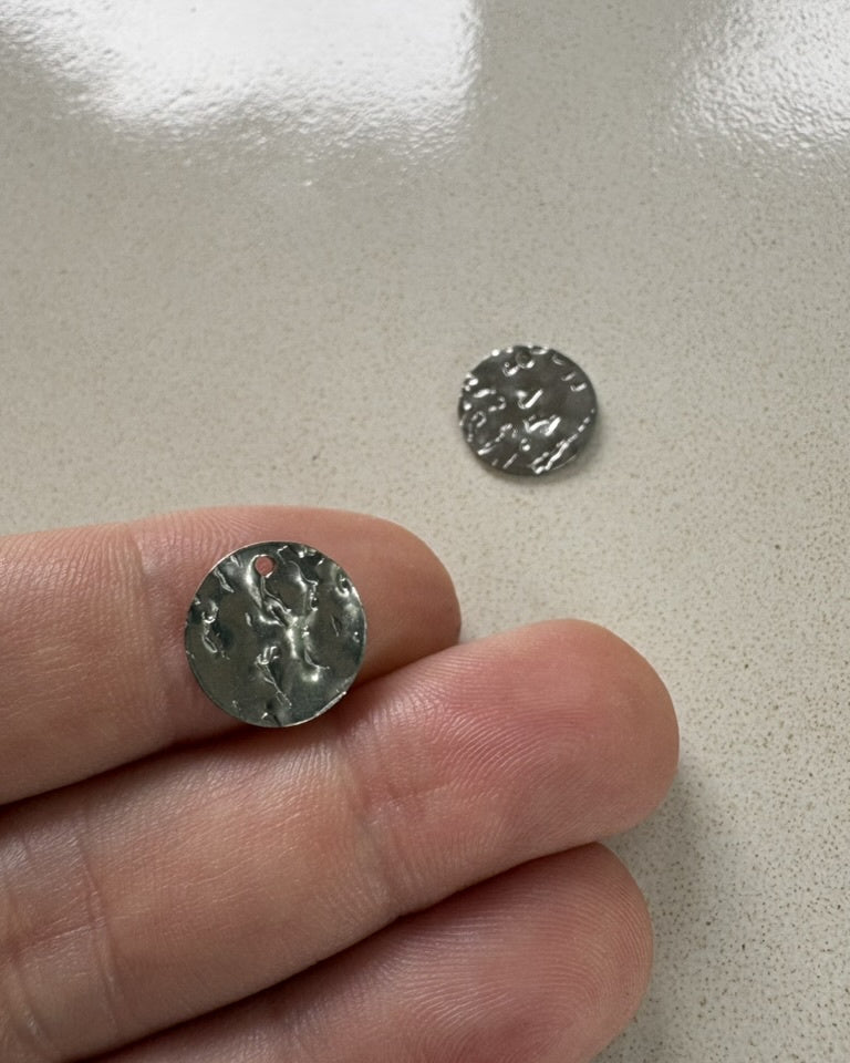 perlesetcreationbijoux - sequins rond effet texturé en acier inoxydable argenté 12 mm