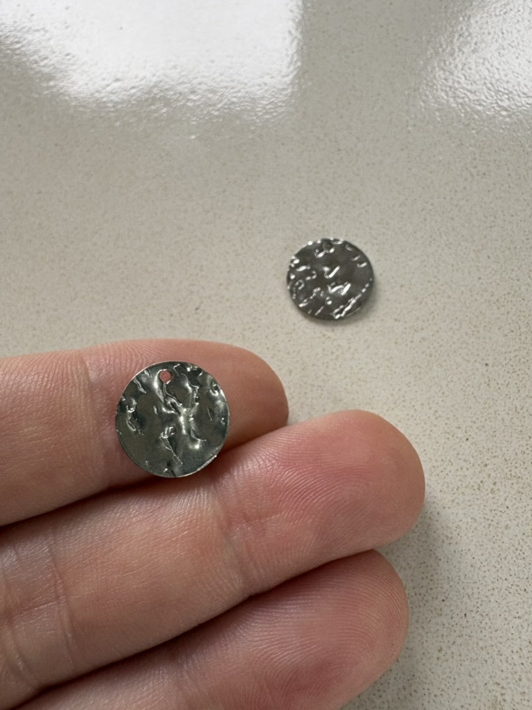 perlesetcreationbijoux - sequins rond effet texturé en acier inoxydable argenté 12 mm