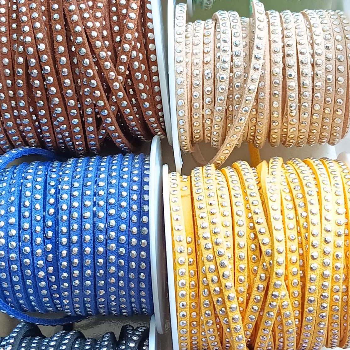 perlesetcreationbijoux - cordons de suédine strassée 3 mm de différentes couleurs